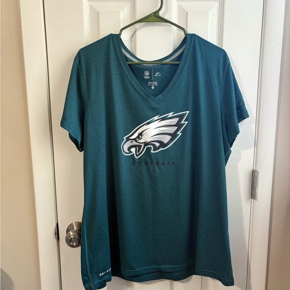 Women’s Nike Philadelphia Eagles Dri-Fit T-Shirt
2XL - Picture 1 of 6